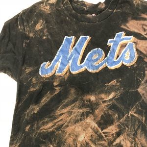 Acid-washed/vintage style NY METS tee!